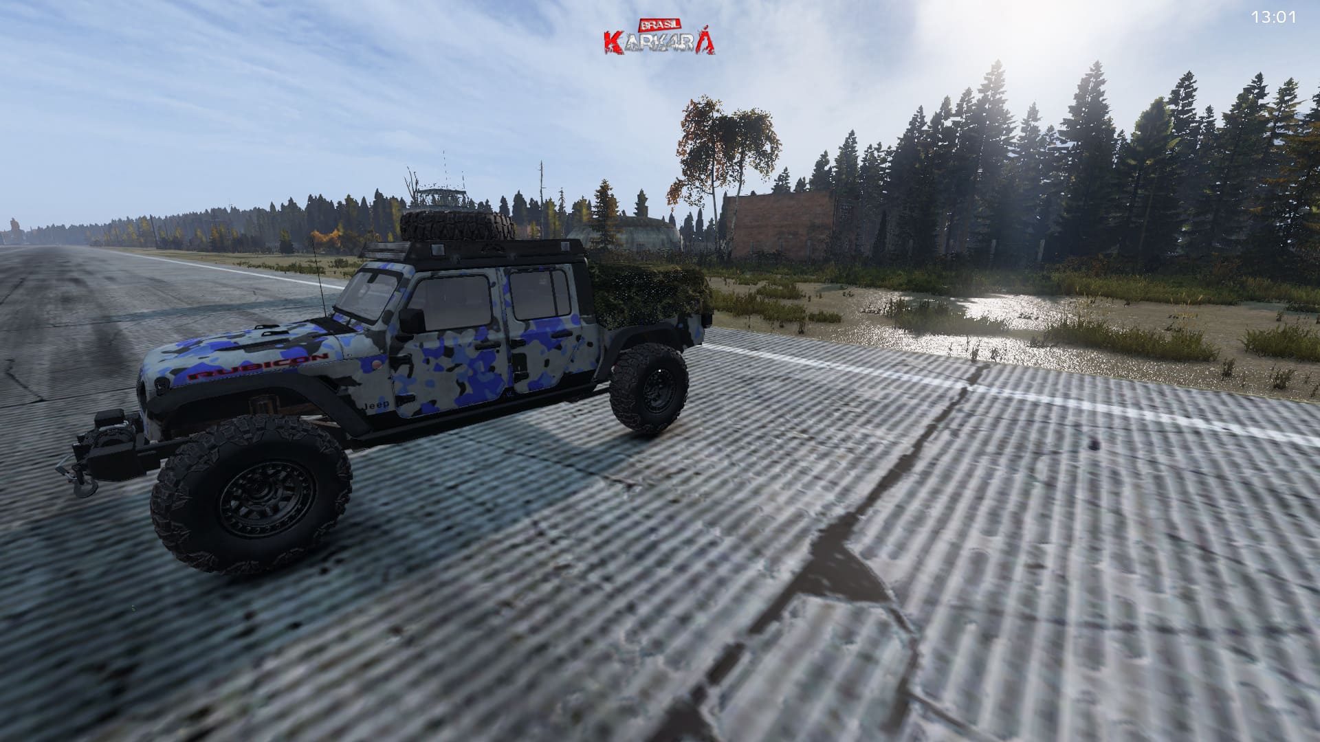 Jeep Gladiator camuflado azul