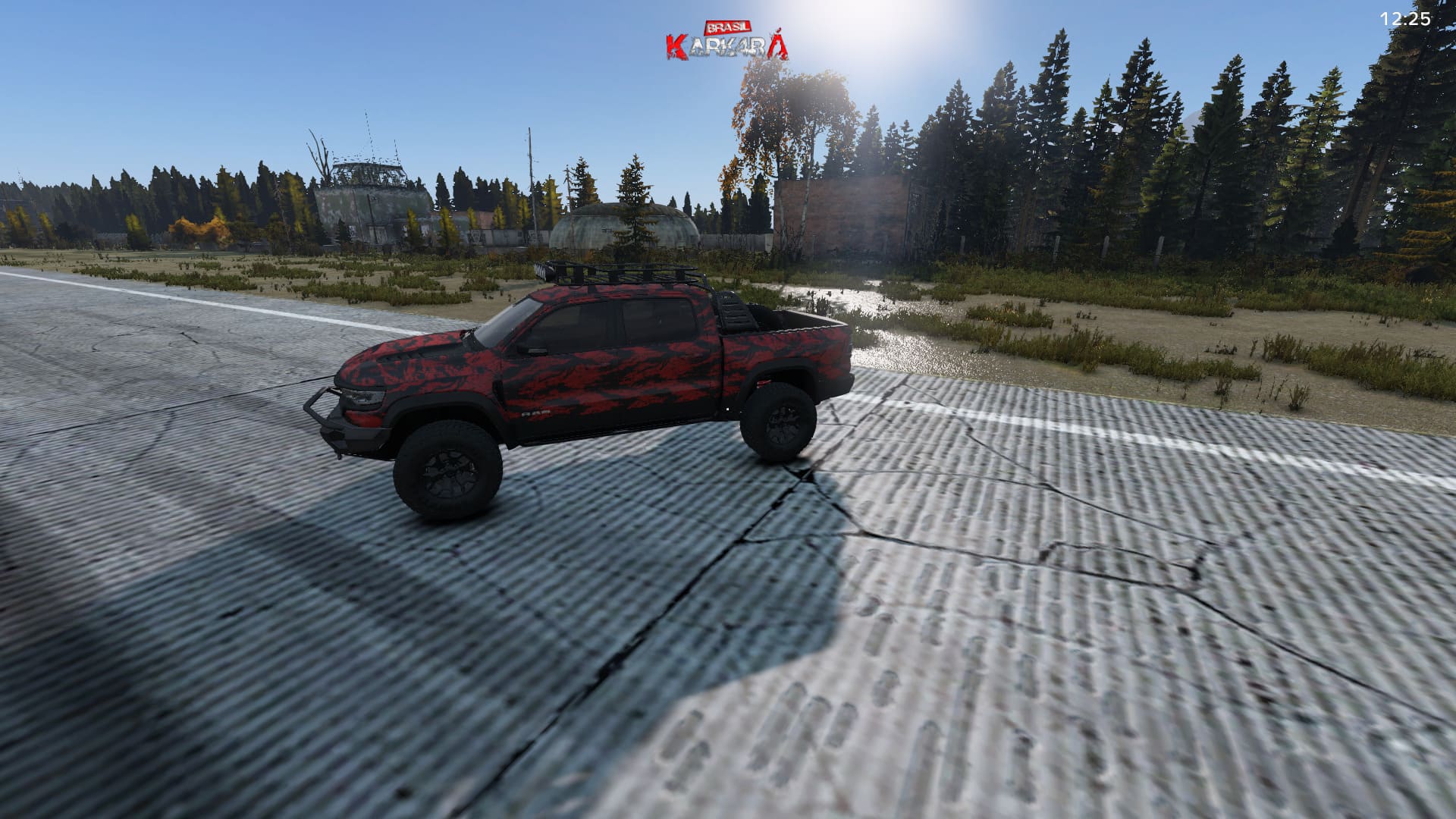 Dodge Ram camuflado vermelho